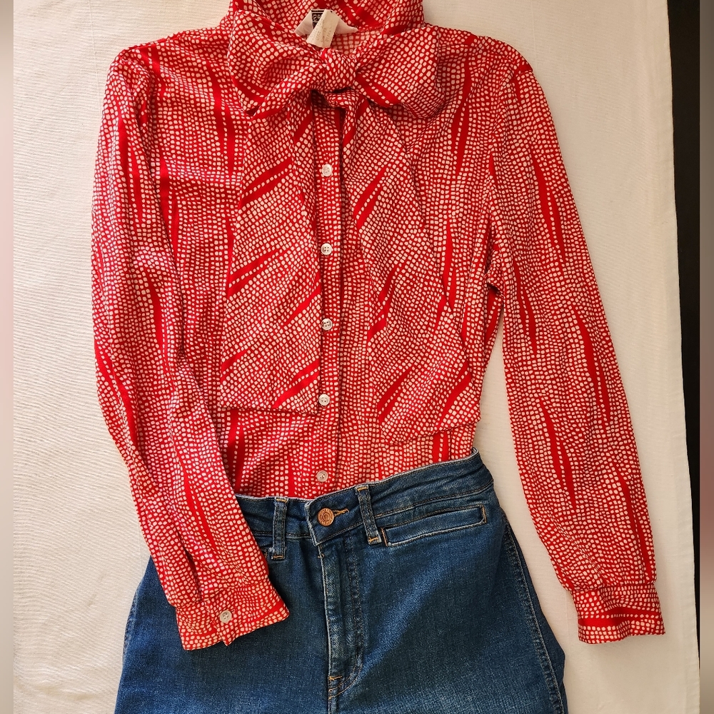 The Soft Blouse Vintage 70s  Red & White Bow Blouse Perma Prest Blouse